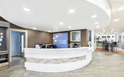 Photo 5 - Holiday Inn Express Atlanta Galleria - Ballpark Area by IHG