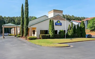 Days Inn & Suites by Wyndham Peachtree Corners/Norcross