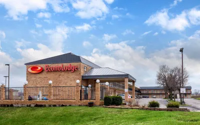 Photo 2 - Econo Lodge Belton - Kansas City South