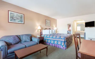 Photo 4 - Days Inn by Wyndham Picayune