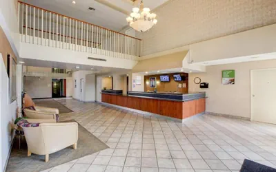 Photo 4 - Motel 6 Irvine - Orange County Airport