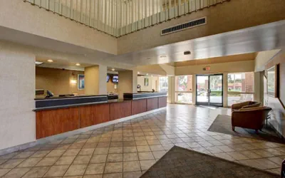 Photo 3 - Motel 6 Irvine - Orange County Airport