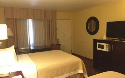 Photo 4 - Days Inn by Wyndham Globe