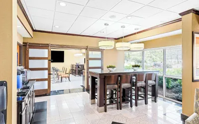 Photo 5 - Best Western Gwinnett Center Hotel