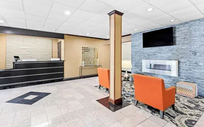 Photo 4 - Best Western Gwinnett Center Hotel
