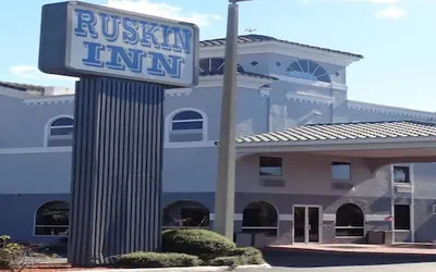 Photo 2 - Ruskin Inn Hotel