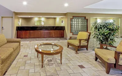 Photo 3 - La Quinta Inn & Suites by Wyndham Appleton College Avenue