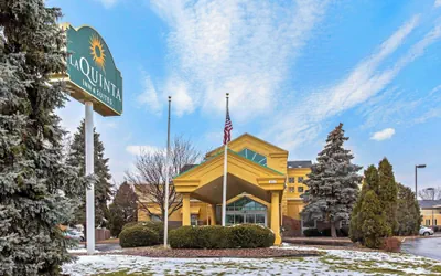 Photo 2 - La Quinta Inn & Suites by Wyndham Appleton College Avenue