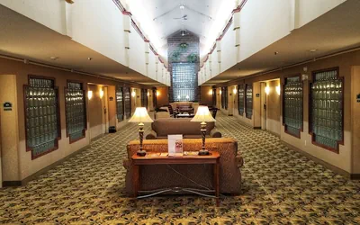 Photo 5 - La Quinta Inn & Suites by Wyndham Appleton College Avenue