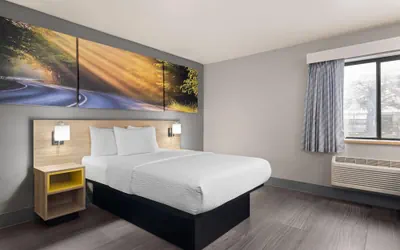 Photo 5 - La Quinta Inn by Wyndham Milwaukee Airport / Oak Creek