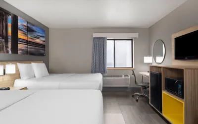 Photo 2 - La Quinta Inn by Wyndham Milwaukee Airport / Oak Creek