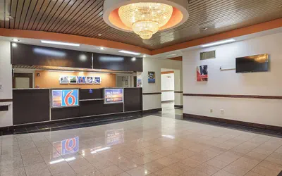 Photo 3 - Motel 6 Decatur, GA