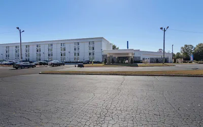 Photo 2 - Motel 6 Decatur, GA