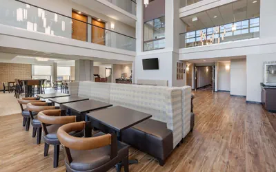 Photo 4 - Drury Inn & Suites Paducah
