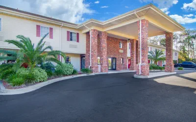 Photo 2 - SureStay Hotel by Best Western Brunswick