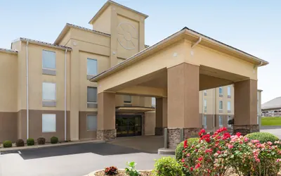 Photo 2 - Baymont by Wyndham Georgetown/Lexington North