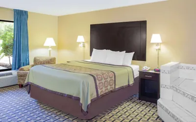 Photo 4 - Days Inn by Wyndham Andalusia