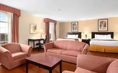 Photo 4 - Ramada by Wyndham Elizabethtown