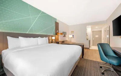 Photo 4 - Comfort Suites Fort Wayne - Southwest