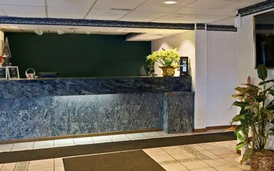 Photo 3 - Americas Best Value Inn & Suites Waukegan Gurnee