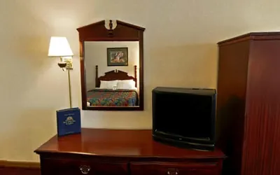 Photo 5 - Americas Best Value Inn & Suites Waukegan Gurnee