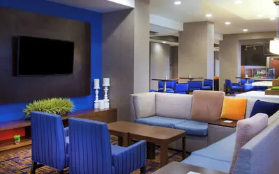 Photo 4 - Courtyard by Marriott Bloomington