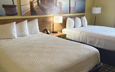 Photo 3 - Days Inn by Wyndham Park City Kansas