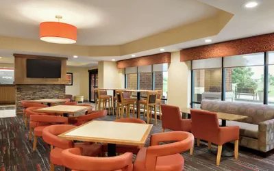 Photo 4 - Hampton Inn West Des Moines Lake Drive