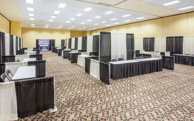 Photo 2 - Crowne Plaza Springfield by IHG
