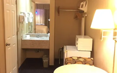 Photo 5 - Americas Best Value Inn Garden City