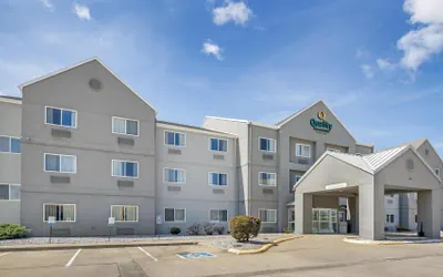 Photo 2 - Quality Inn & Suites Keokuk North