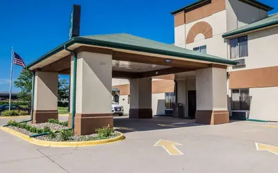Photo 2 - Quality Inn & Suites Altoona - Des Moines