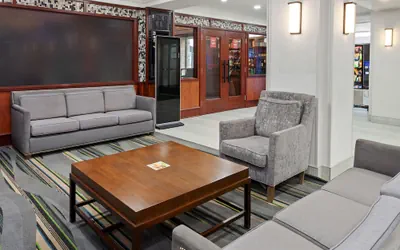 Photo 2 - Holiday Inn Chicago Oakbrook by IHG
