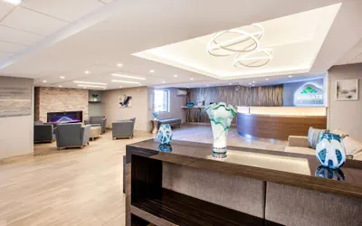 Photo 3 - Wingate by Wyndham Detroit Metro Airport
