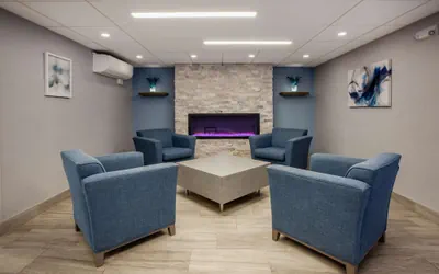 Photo 4 - Wingate by Wyndham Detroit Metro Airport