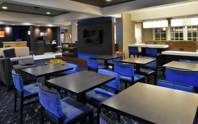 Photo 4 - Courtyard by Marriott Detroit Utica