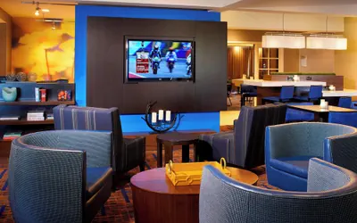 Photo 2 - Courtyard by Marriott Detroit Utica