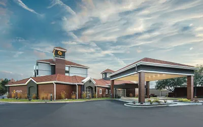 Photo 2 - La Quinta Inn & Suites by Wyndham Shreveport Airport