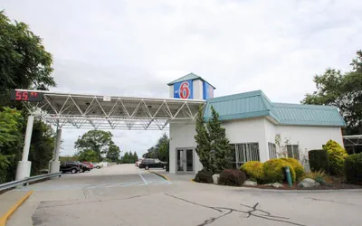 Photo 2 - Motel 6 Warwick, RI - Providence Airport - I-95