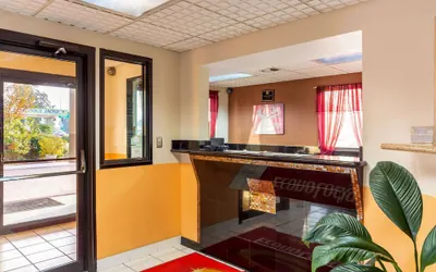 Photo 3 - Econo Lodge Laurel
