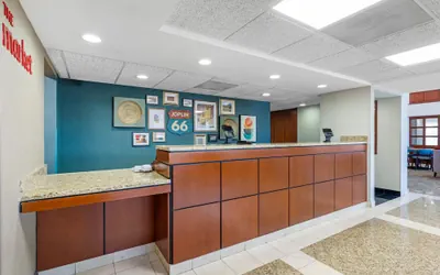 Photo 4 - Drury Inn & Suites Joplin