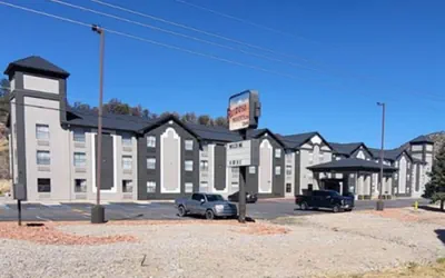 Photo 2 - Ruidoso Mountain Inn