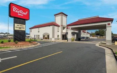 Photo 2 - Red Roof Inn Washington, NC