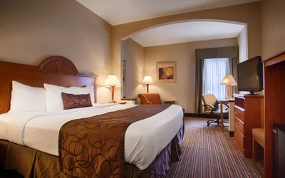 Photo 5 - Best Western Plus Edison Inn