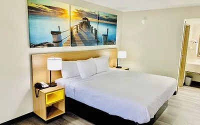 Photo 5 - Days Inn by Wyndham Sanford