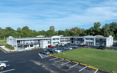 Photo 2 - Days Inn & Suites by Wyndham Dayton North