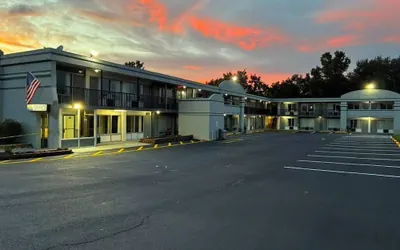 Days Inn & Suites by Wyndham Dayton North