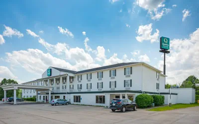 Photo 2 - Quality Inn & Suites Bellville - Mansfield