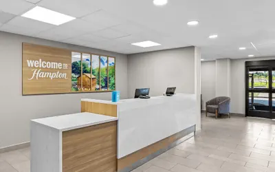 Photo 3 - Hampton Inn by Hilton Youngstown-West I-80