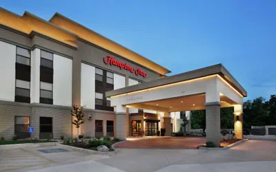 Photo 2 - Hampton Inn Shawnee